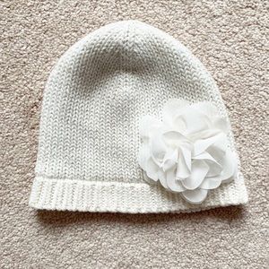 ❄️Ivory flower & silver shimmer knit infant hat